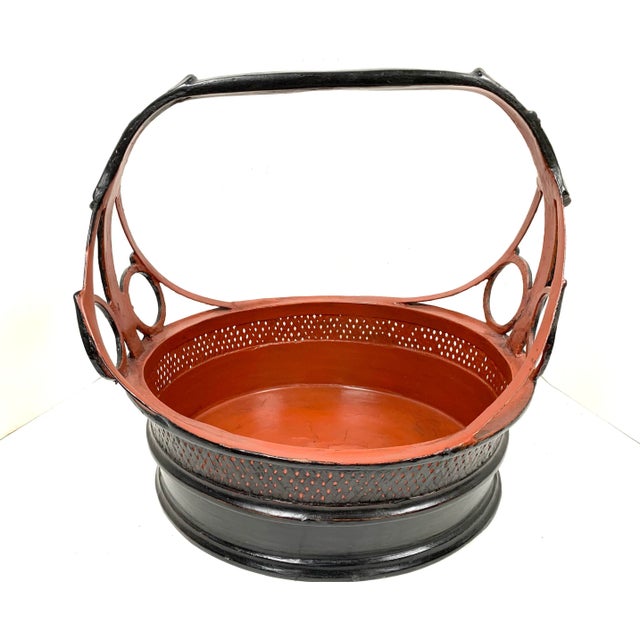 Early 19th Century Antique Thai Black and Red Lacquered Pierced Basket For Sale In New York - Image 6 of 7