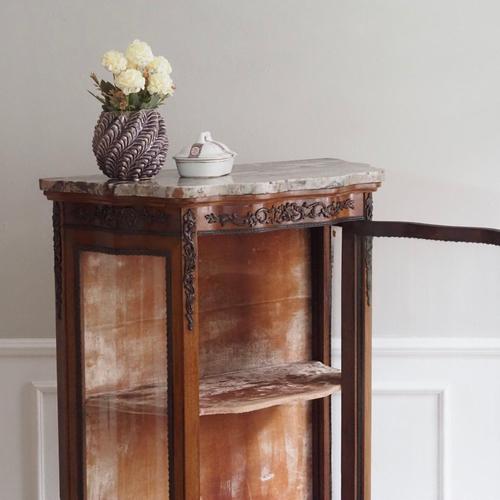 Tall Louis XV Style Display Cabinet with Marble Top, France, 1900s For Sale - Image 6 of 18