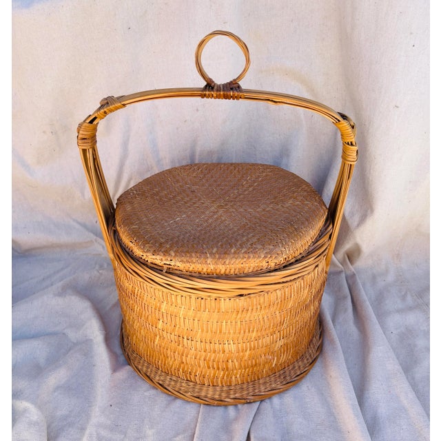 Early 20th Century Chinese Woven Rattan Wedding Basket For Sale In Palm Springs - Image 6 of 9