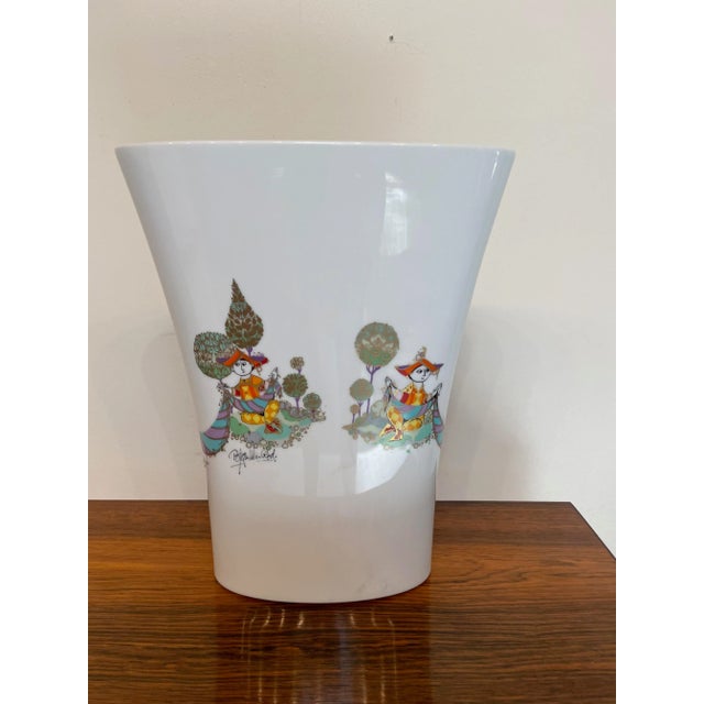 Mid-Century Modern Bjorn Wiinblad for Rosenthal "Commedia Dell Arte" Large Mid-Century Danish Faience Ceramics Vase With Lady & Harlequins For Sale - Image 3 of 10