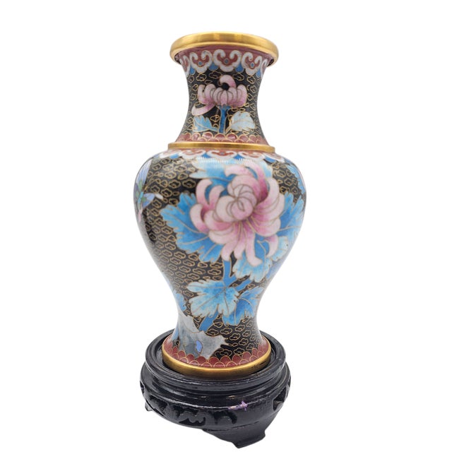 Jingfa Chinese Cloisonné Enamel Peony and Butterfly Vases on Wood Stands, Pair For Sale - Image 4 of 8