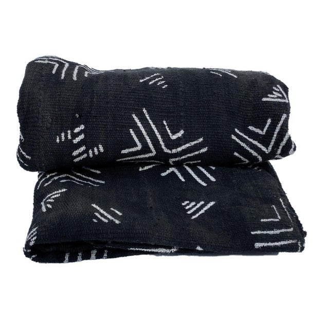 African Vintage African Black and White Mud Cloth Textile Mali 42" by 62" For Sale - Image 3 of 7