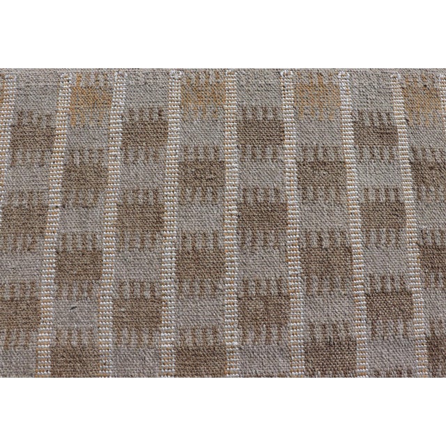 Modern Scandinavian/Swedish Flat Weave Geometric Design Rug in Earth Tones 8'10 X 11'11 For Sale - Image 4 of 12