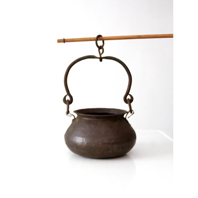 Farmhouse Antique Hand Hammered Copper Hearth Pot With Iron Swing Handle For Sale - Image 3 of 14
