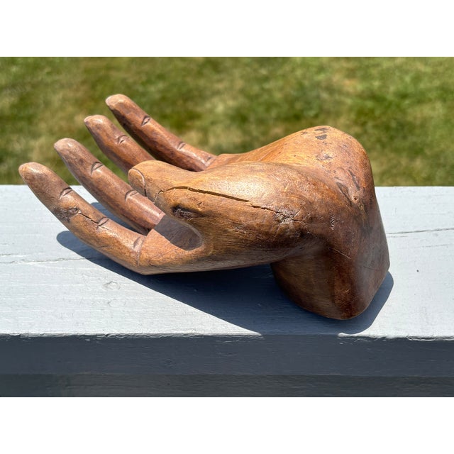 Realism Mid 20th Century American - Highly Detailed Life-Size Artisan Woodcarving of an Open Hand For Sale - Image 3 of 11