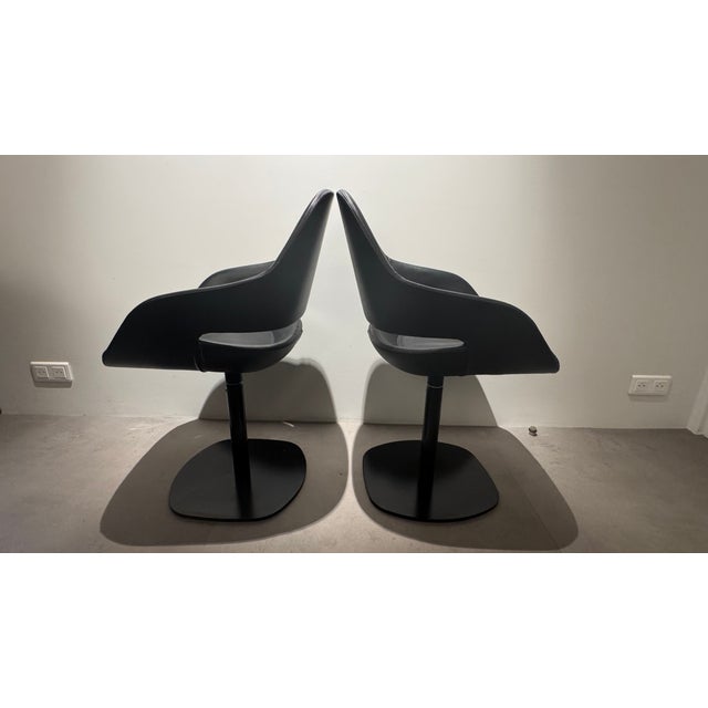 Zanotta Eva Chairs in Black Leather by Ora Ito for Zanotta, 2009, Set of 2 For Sale - Image 4 of 10