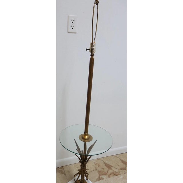 1960s Vintage Gold Gilt Wheat Metal Louis XV Lamp End Table Pole Lamp french regency For Sale - Image 5 of 10