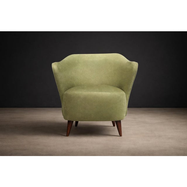 Mid-Century Modern “Concha” Armchair in Ultrasuede, Attributed to Joaquim Tenreiro, Brazil, 1950s For Sale - Image 3 of 9