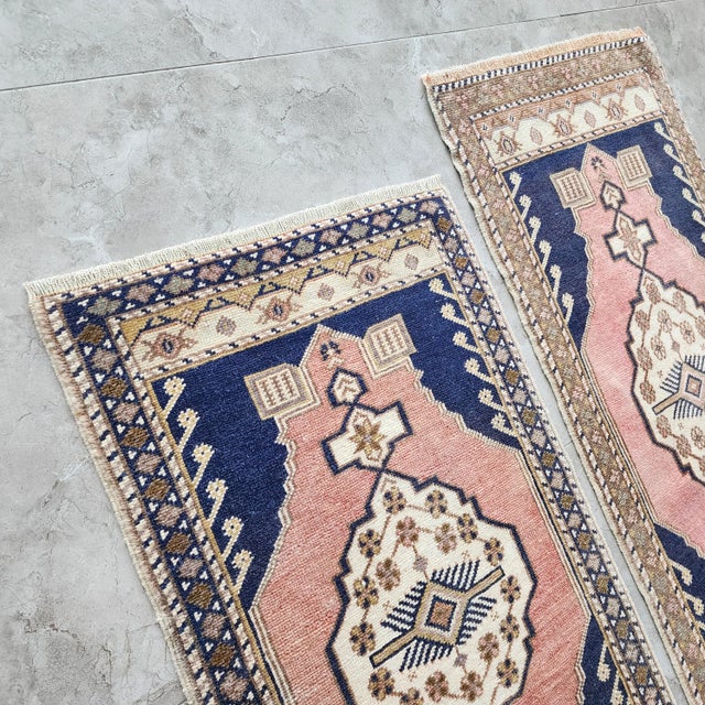 Light Pink 1960s Traditional Handwoven Turkish Oushak Wool Bath Mats - a Pair For Sale - Image 8 of 11