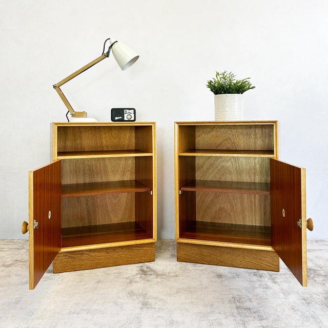 Oak Bedside Cabinets from Meredew, 1960s, Set of 2 For Sale - Image 4 of 14