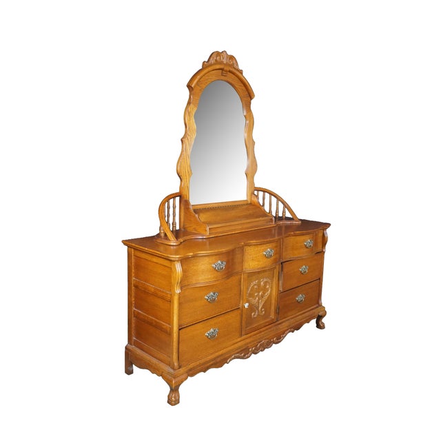 Victorian Late 20th Century Lexington Victorian Sampler Collection Oak 391 Spindle Mirror Dresser Chest For Sale - Image 3 of 18
