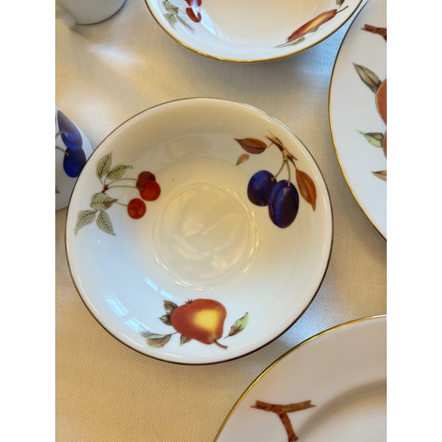 Royal Worcester "Evesham" 16 Piece Dinnerware Set For Sale In New York - Image 6 of 12