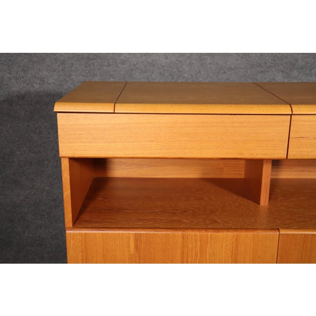 Mid 20th Century Teak Expanding Cabinet For Sale - Image 10 of 10