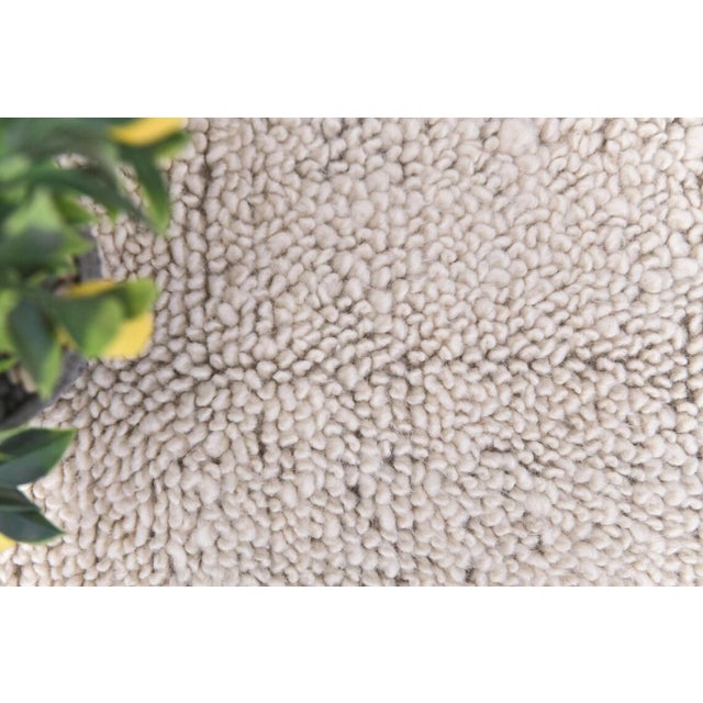 1960s Mid 20th Century Living Room Earthly White Kilim Rug For Sale - Image 5 of 9