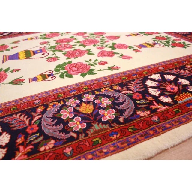 Middle Eastern Hand-Knotted Sarough Rug in Wool For Sale - Image 5 of 9