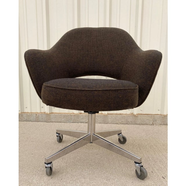 Saarinen Executive Arm Chairs - Set of 2, by Knoll For Sale In Denver - Image 6 of 11