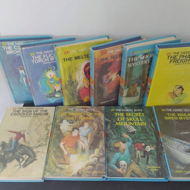 American 1960s the Hardy Boys Mystery Stories Collection Blue Gift Set, Series # 21-30 For Sale - Image 3 of 9
