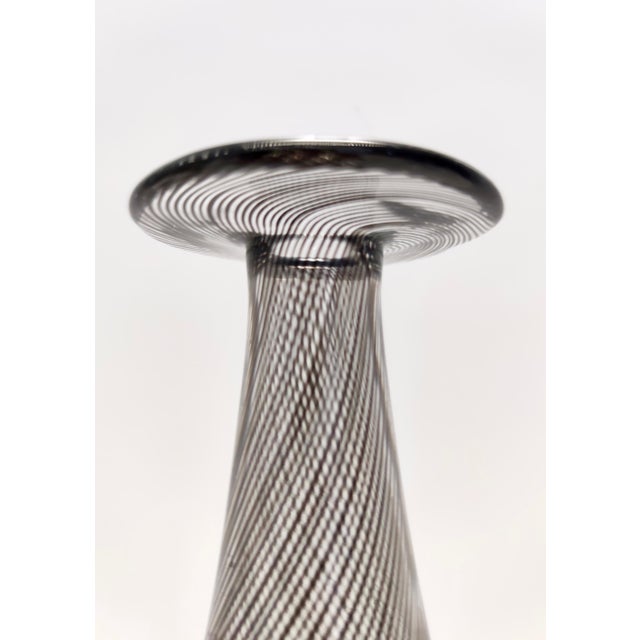 1960s Black Murano Glass Mezza Filigrana Bottle Vase attributed to Dino Martens for Aureliano Toso, 1950s For Sale - Image 5 of 11