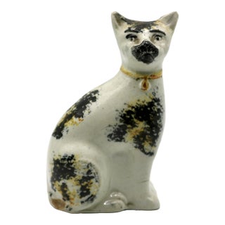 Antique 19th-Century English Staffordshire Spongeware Cat Figurine For Sale