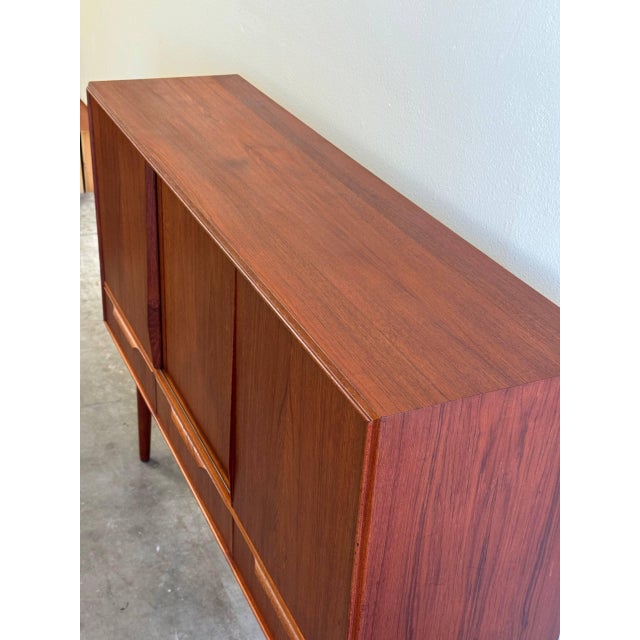 1960s Danish Modern Teak Credenza Attributed to e.w. Bach for Sejling Skabe - Mid-Century Modern Sideboard For Sale - Image 10 of 11