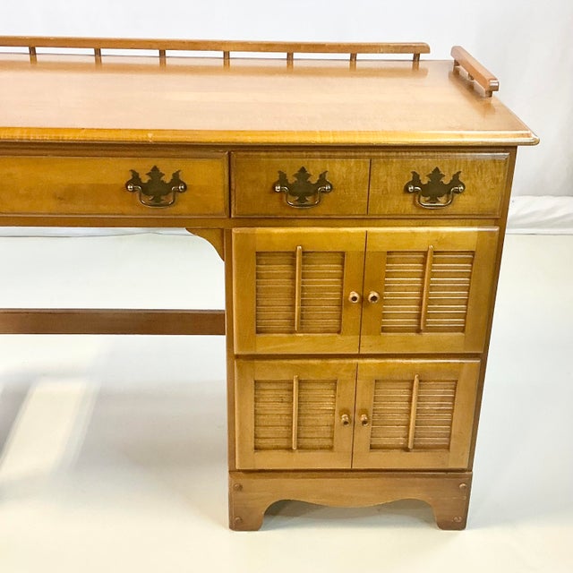 Mid 20th Century 1950s Mid-Century Boho Chic Arts & Crafts Nutmeg Maple Desk. For Sale - Image 5 of 13