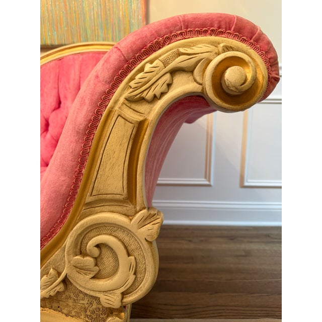 1960s Vintage French Rococo Hot Pink Velvet Méridienne Chaise Lounges With Covers- A Pair For Sale - Image 5 of 7
