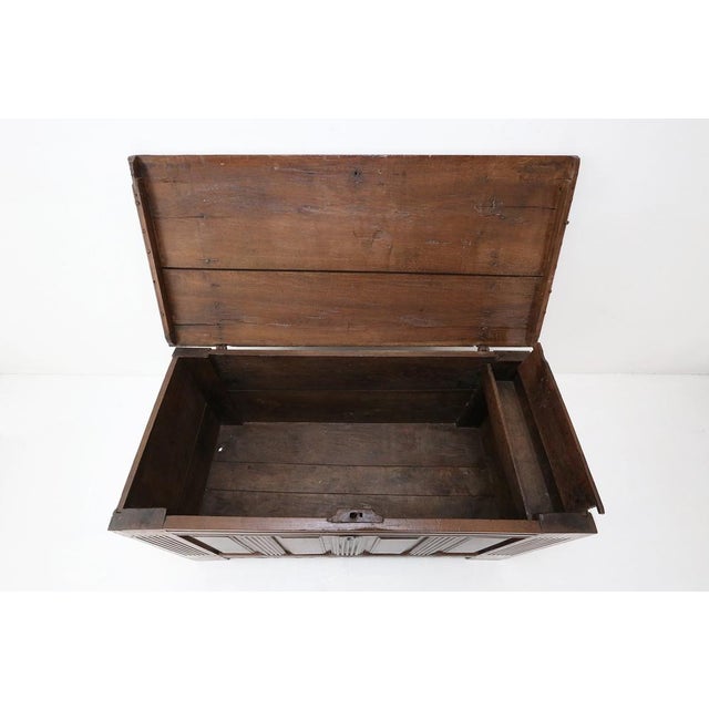 Antique William III Oak Trunk, 1700 For Sale - Image 12 of 14
