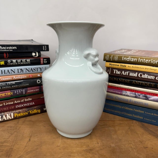 White Glazed Ceramic Vase with Foo Dog Handles For Sale In New York - Image 6 of 9