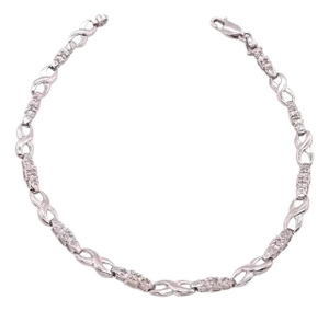 14 Karat White Gold Fashion Bracelet With Round Diamonds