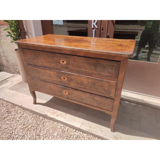 Louis XVI Chest of Drawers in Inlaid Walnut Burl Veneer, Lazio, Italy For Sale - Image 3 of 10