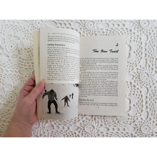 1960s 1961 Instant Skiing Book by Clif Taylor For Sale - Image 5 of 10