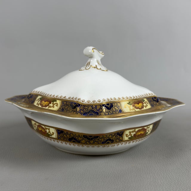 A historic piece of great charm and rarity, ideal for collectors of fine antique English ceramics. Subject and Style: The...