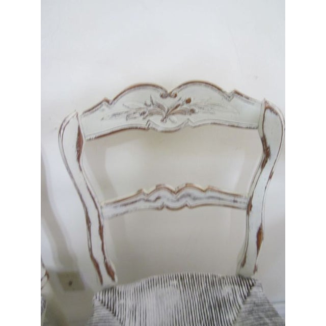 1980s Mid Century Rustic French Country Stools White Shabby Chic Rush Seat Straw Set of 2 For Sale - Image 10 of 12