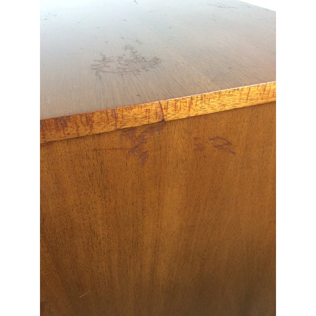 Mid Century Modern Four Drawer Highboy Dresser With Chrome Hardware For Sale - Image 13 of 14