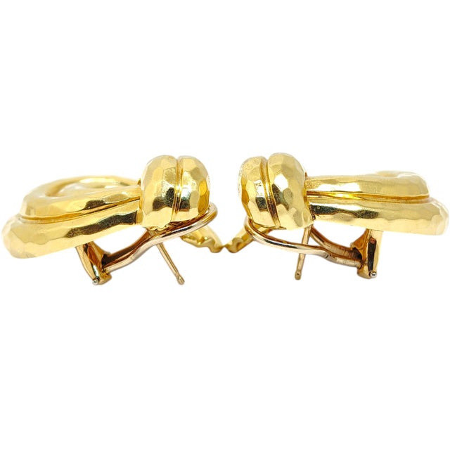 Contemporary Late 20th Century Henry Dunay New York 18k Gold Faceted Hoops Earrings, A Pair For Sale - Image 3 of 9