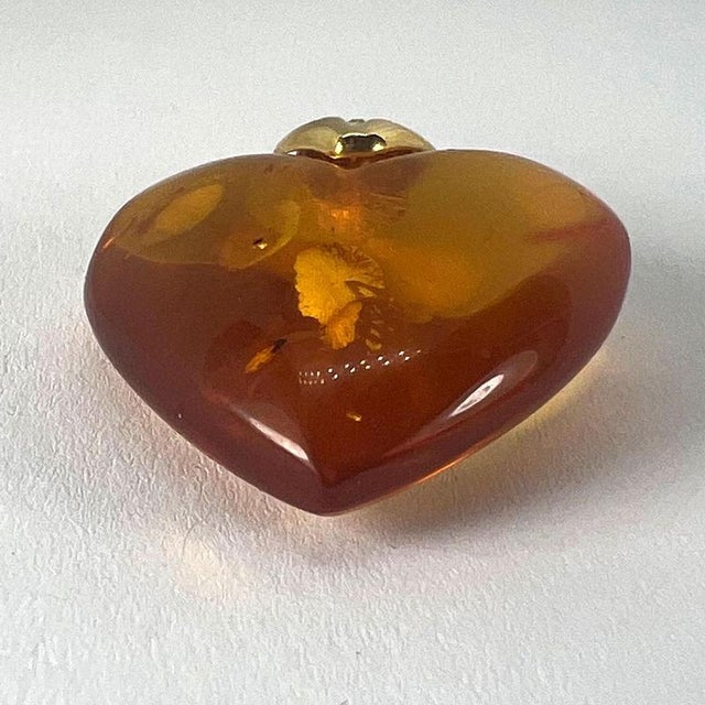 Large Vintage French Puffy Heart Charm Pendant in 18 Karat Yellow Gold, 1960s For Sale - Image 18 of 18