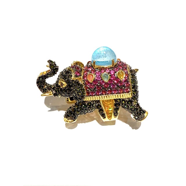 Bochic “Orient” Neoclassical Elephant Sapphire & Aquamarine Ring Set 18K Gold For Sale - Image 9 of 12