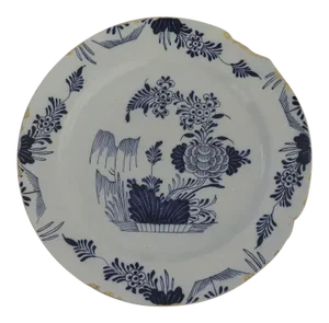 Chinese Export Blue and White Charger 18th Century 13 1/2"