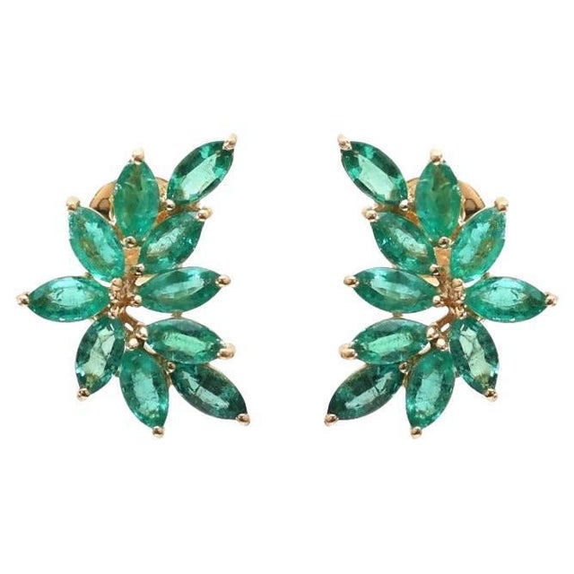 Early 21st Century 2.50 cts Natural emerald earring in 18k gold For Sale - Image 5 of 18