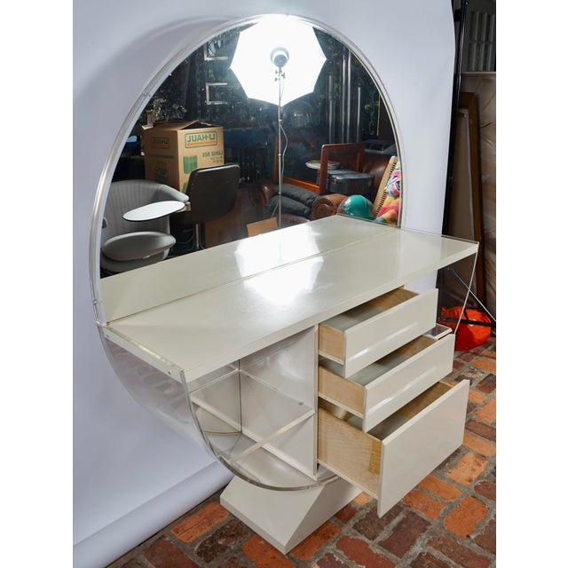 Tan Mid 20th Century Art Deco Modernist Dressing Mirrored Vanity in the Style of H. Pander & Zonen For Sale - Image 8 of 8