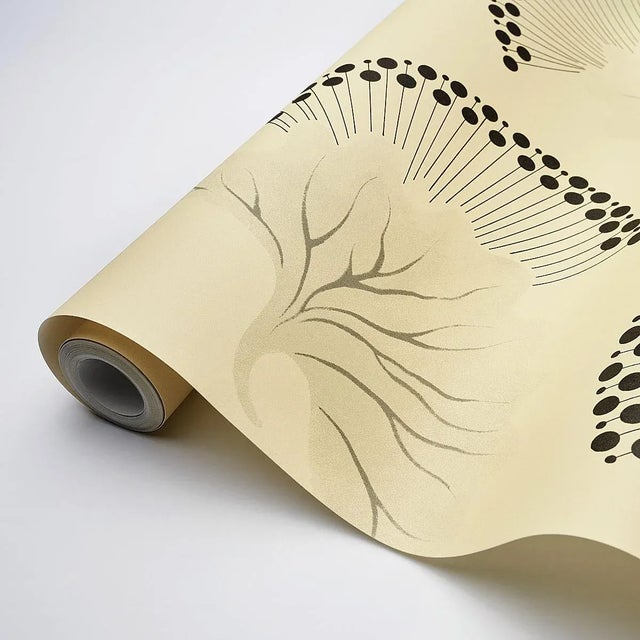 Schumacher Sample - Schumacher x Neisha Crosland Anemone Wallpaper in Black & White For Sale - Image 4 of 5