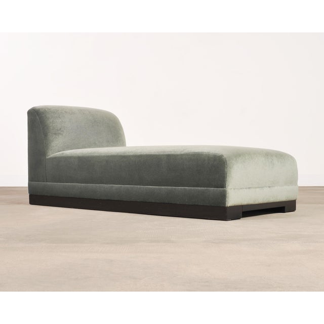 Late 20th Century Modern Sage Green Mohair Chaise Longue Daybed on Ebonized Base For Sale - Image 5 of 18