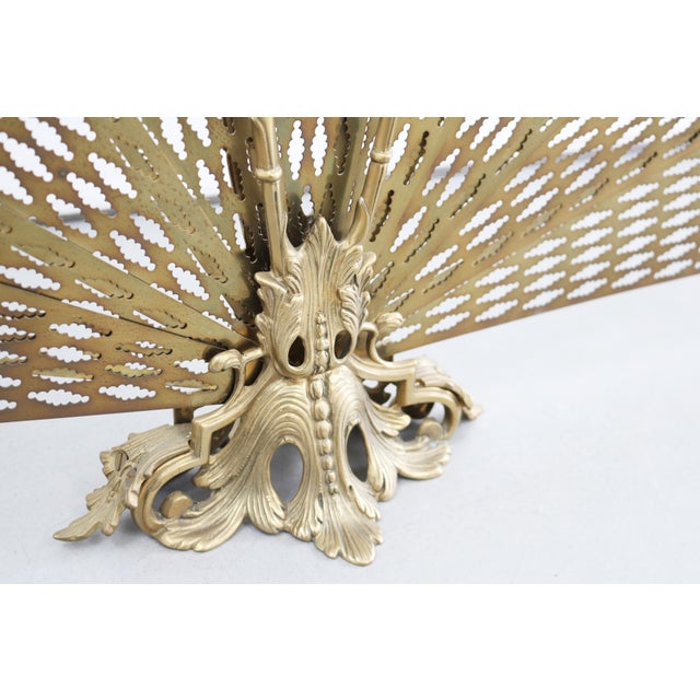 1970s French Fan-Shaped Peacock Fireplace Screen in Brass, 1970s For Sale - Image 5 of 12