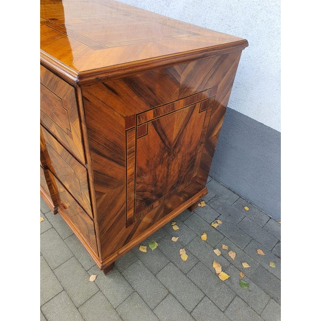 18th Century Louis Seiz Commode in Inlaid Walnut, 1790 For Sale - Image 5 of 12