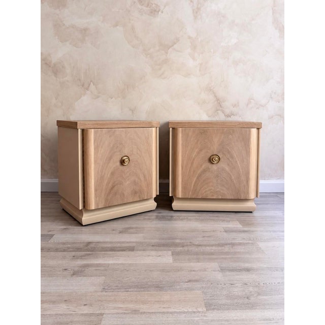 1950s Art Deco/Mid Century A true vintage gem, has been meticulously hand finished to showcase the natural beauty of the...