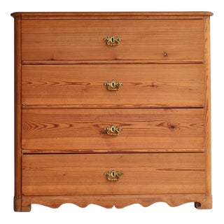 Early 20th Century Swedish Chest of Drawers in Pinewood & Brass For Sale
