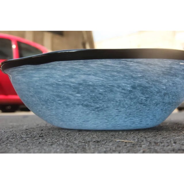 This large bowl, made of Murano art glass, dates from the 1970s.