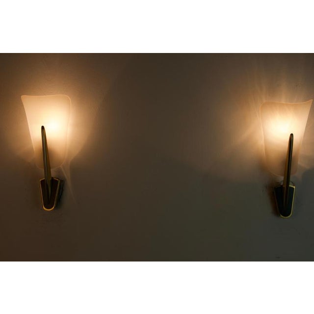 Mid-Century Brass and Acrylic Glass Wall Lamps, Italy, 1960s, Set of 2 For Sale - Image 6 of 11
