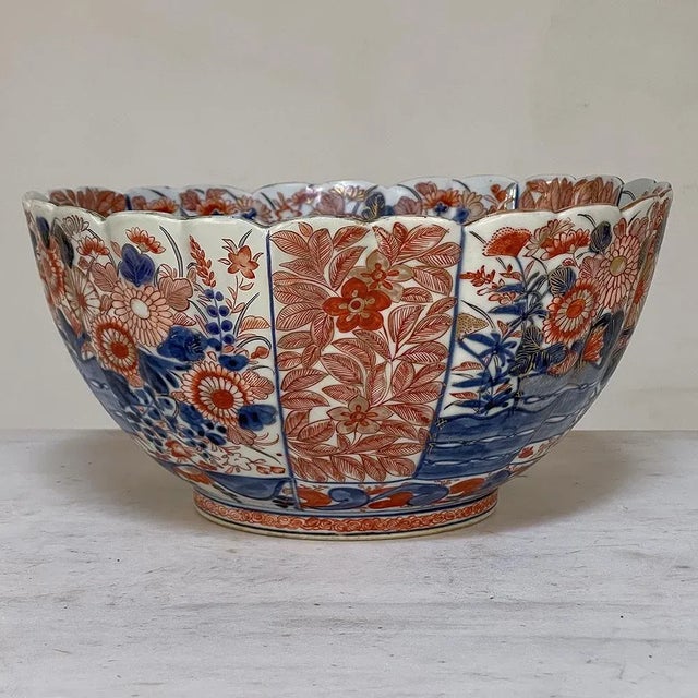 19th Century Imari Hand-Painted Serving Bowl For Sale - Image 4 of 13