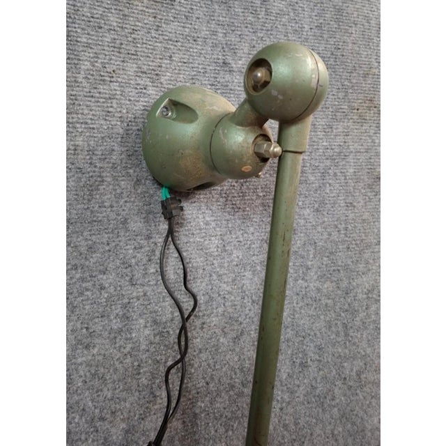 Jieldé Articulated Industrial Lamp, Lyon – Vintage Model in Green Lacquered Metal – 2 Arms An authentic industrial lamp...